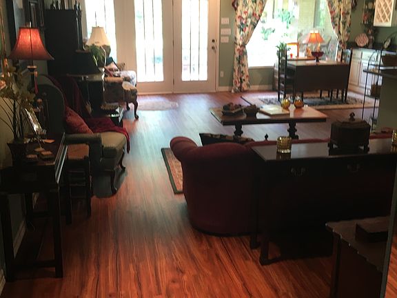 3rd image of 930 E Ebony Dr