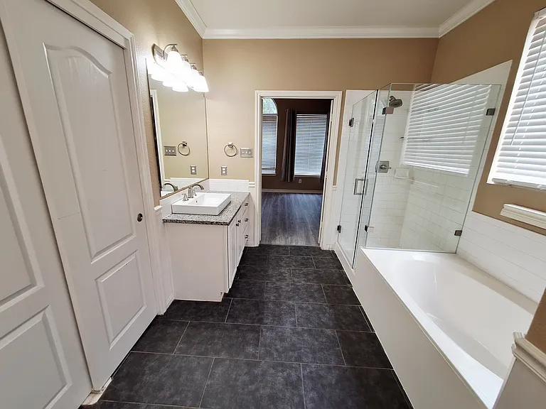 2122 Wheaton Trl — Photo 23