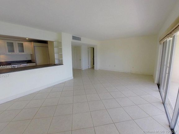 5th image of 11111 Biscayne Blvd #725