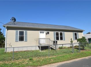 108 Sisson St, East Hartford, CT 06118