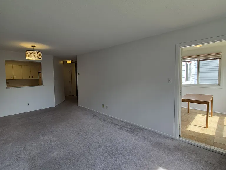 318 Lorry Greenberg Dr #322 — Photo 7