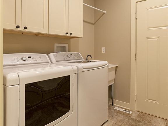 5th image of 4108 Paddington Dr