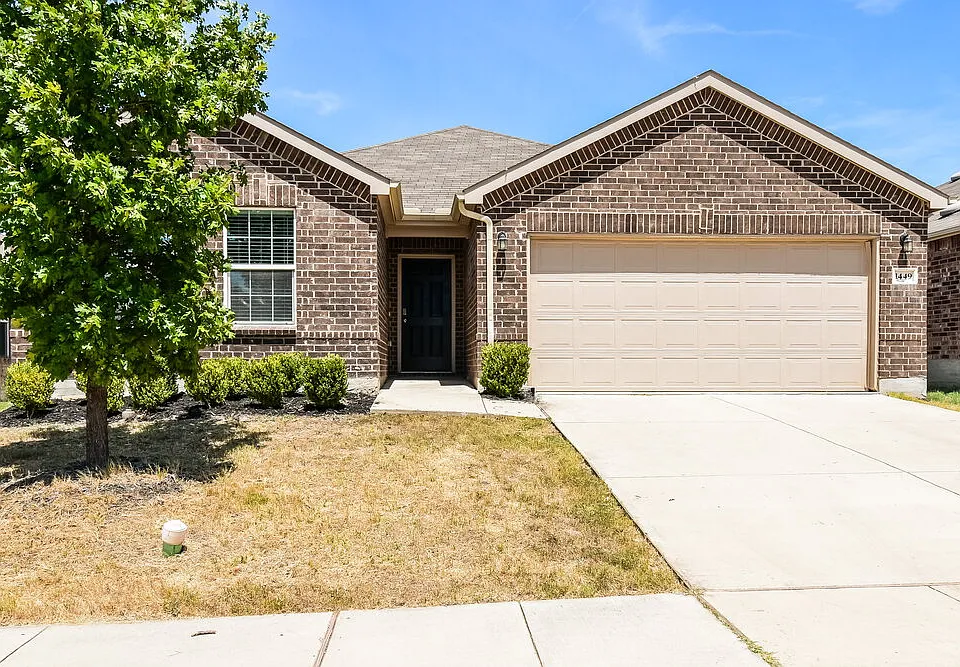 1449 Vernon Dr