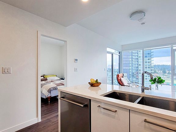 5th image of 518 Clarke Rd #1204