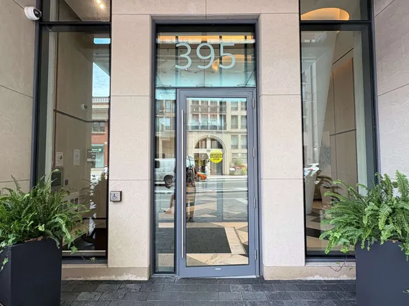 395 Bloor St E, Toronto, ON
