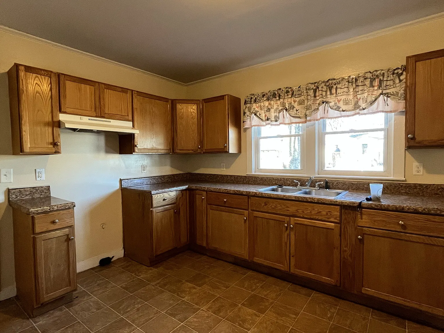 2 bed, 720 sqft, $1,424 — Photo 4