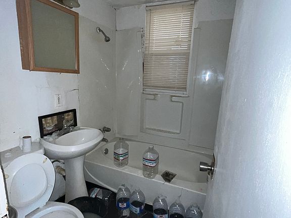 5th image of 6211 Bircher Ave