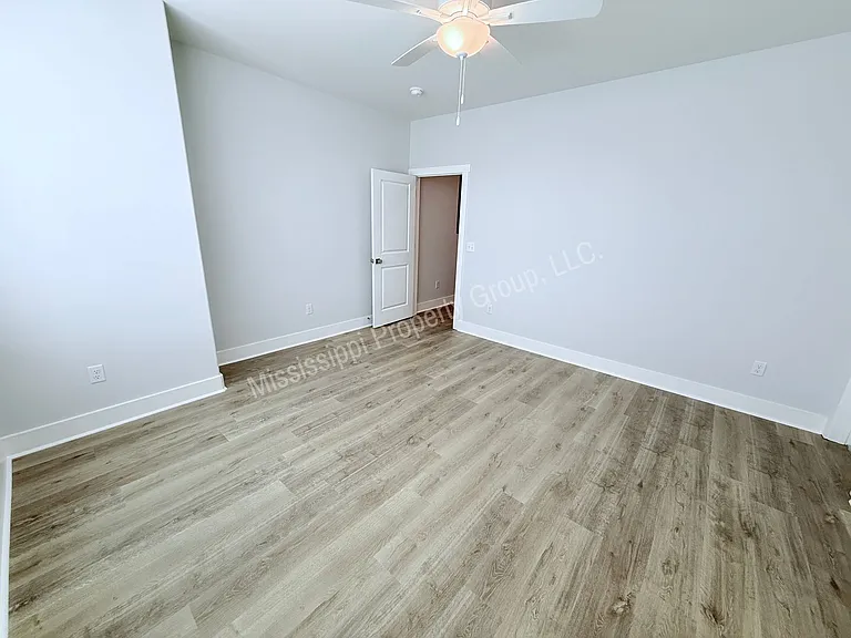 613 Miramar Ln — Photo 19