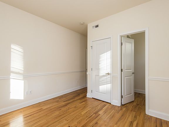 4th image of 2258 N Park Ave #2