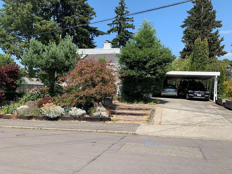 1st image of 512 11th Ave W