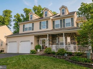 1117 Sun Valley Dr, Royersford, PA 19468