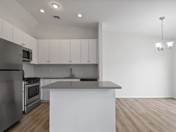 1406 Spruce Hills Dr #1406