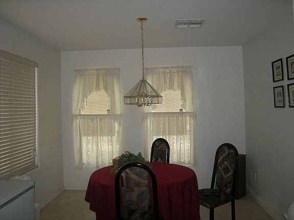 3rd image of 10521 W Roanoke Ave
