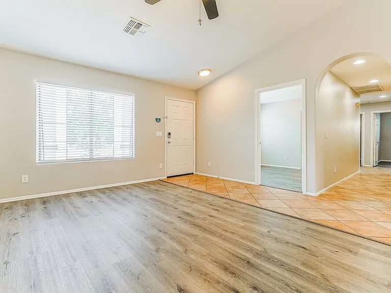 4148 E Stratford Pl — Photo 7