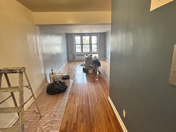 3rd image of 87-24 Midland Pkwy #2A