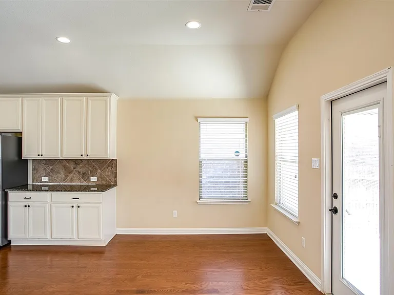 1721 Elaina Loop — Photo 13