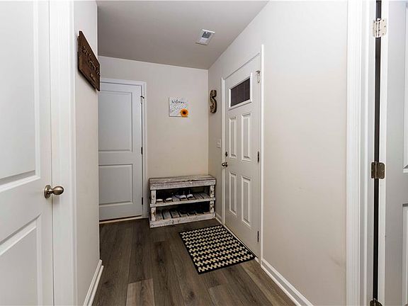 3rd image of 377 Cartecay Dr