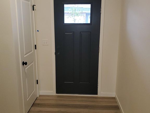 5th image of 1667 Aspen Ct NE #1
