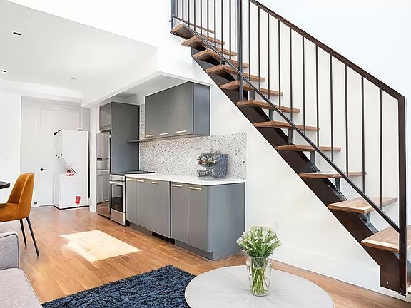 2nd image of 299 Chauncey St Suite 1