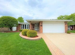 9832 S Kolin Ave, Oak Lawn, IL 60453