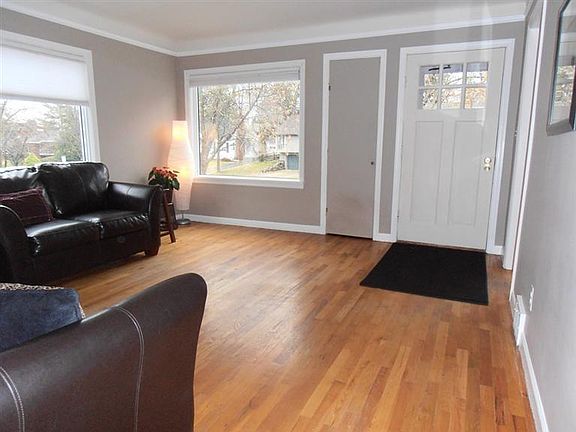 5th image of 703 Collegewood Dr