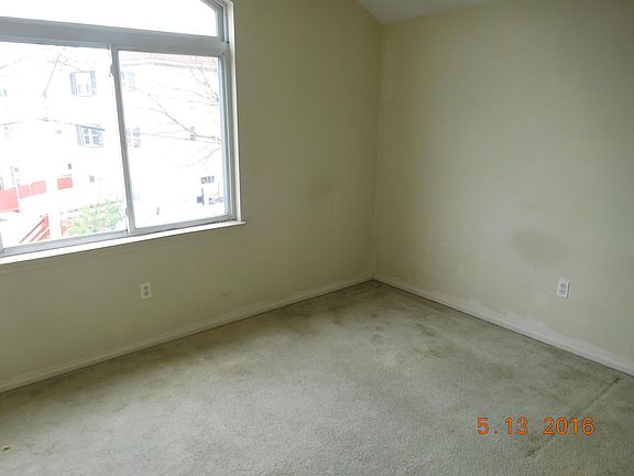2nd image of Langere Pl