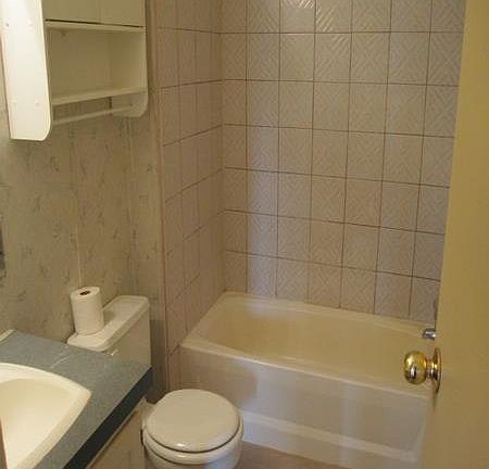 4th image of 507 E 10th St