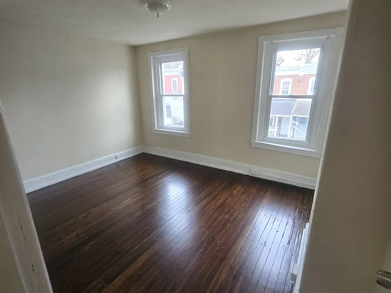 5953 N Beechwood St — Photo 6