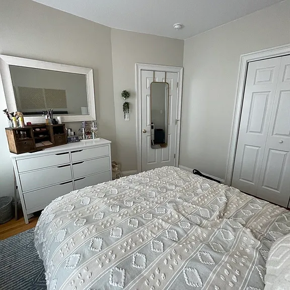 302 W 3rd St #2 — Photo 8