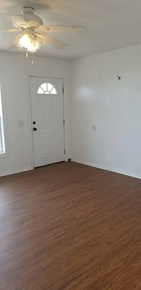 3 bed, 1296 sqft, $1,300 — Photo 4