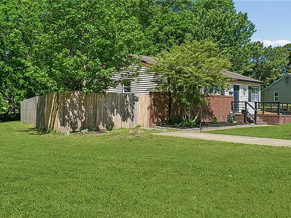 3rd image of 326 Duluth Ct
