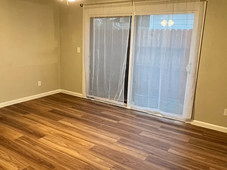 5513 Shaver Ct — Photo 9