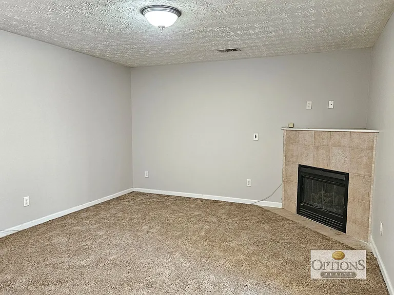 752 Georgetown Ct — Photo 4