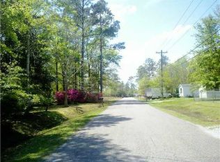 7821 Boulder Dr, Gautier, MS 39553