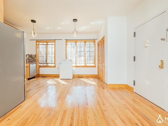 3rd image of 187 18th St #3