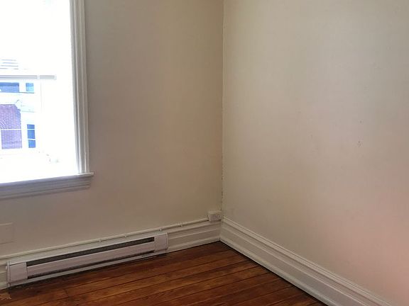 3rd image of 139 N 10th St APT 3