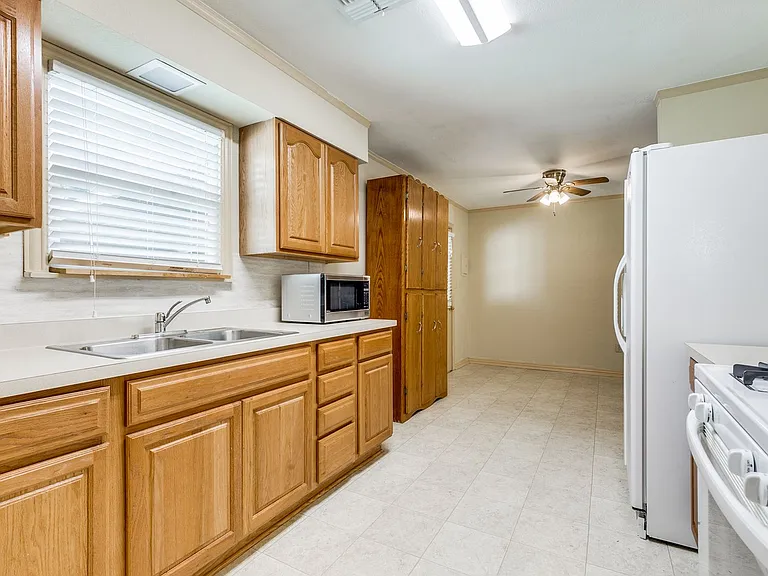 322 Byrnes Dr — Photo 9