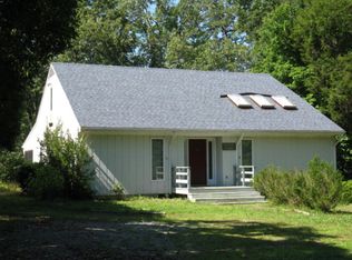 1082 Ocran Rd, White Stone, VA 22578