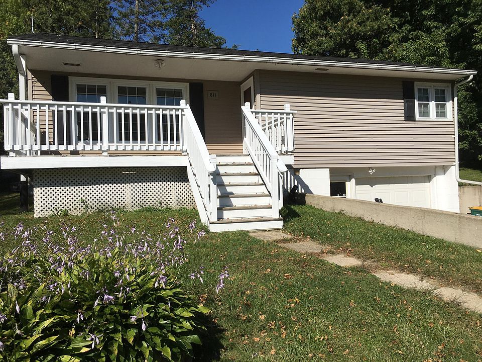 1st image of 811 Blackmer Ave