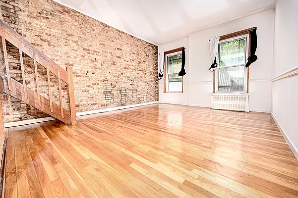 Rented by Urbane Brokerage | media 14