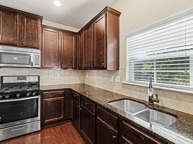 333 Summit Village Dr — Photo 28