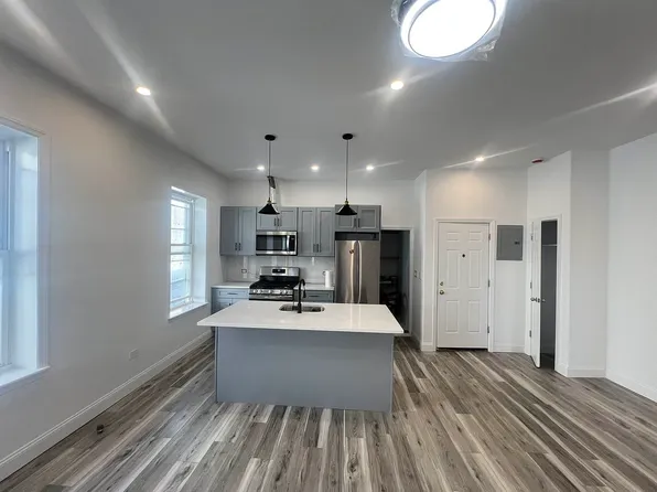 148 E 95th St APT 2R, Brooklyn, NY 11212