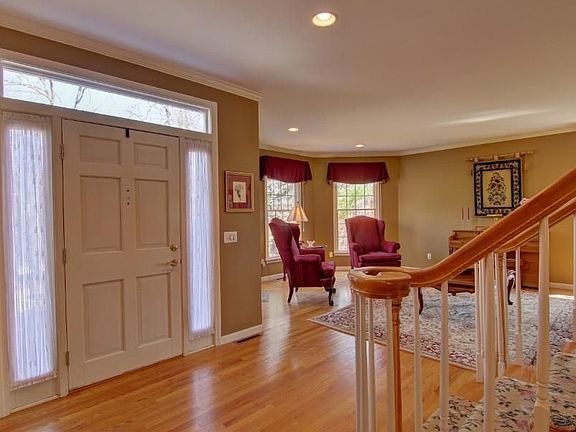 5th image of 95 Juniper Dr