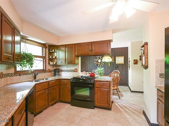 4th image of 66118 40th St
