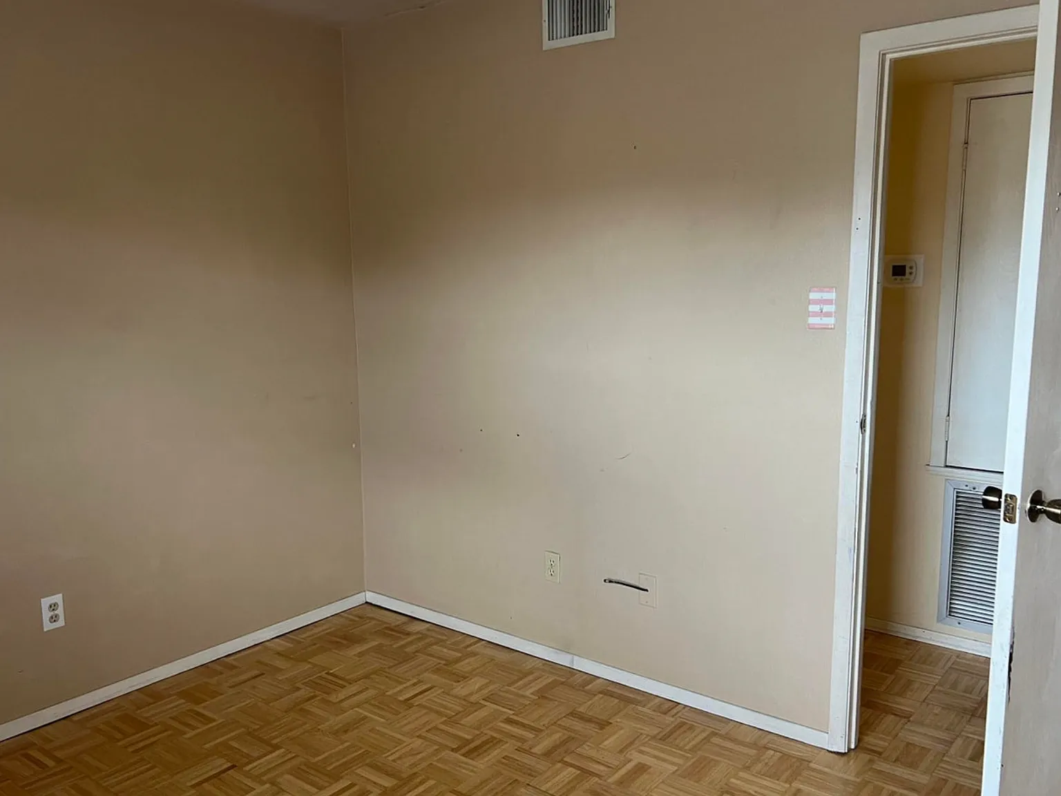 402 Thompson Drive - 1 — Photo 2