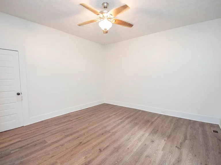 903 Georgia Ave — Photo 20