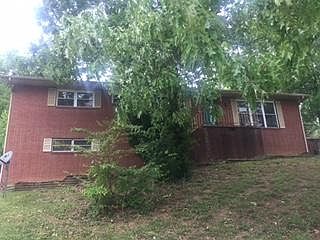 1st image of 3121 NE Chantilly Dr