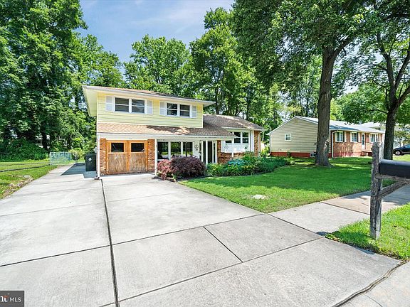 3rd image of 39 Cornwall Dr