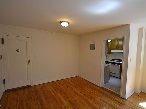 5th image of 14140 84th Dr APT 3L