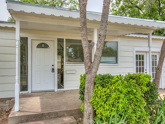 3rd image of 1921 W Avenue J